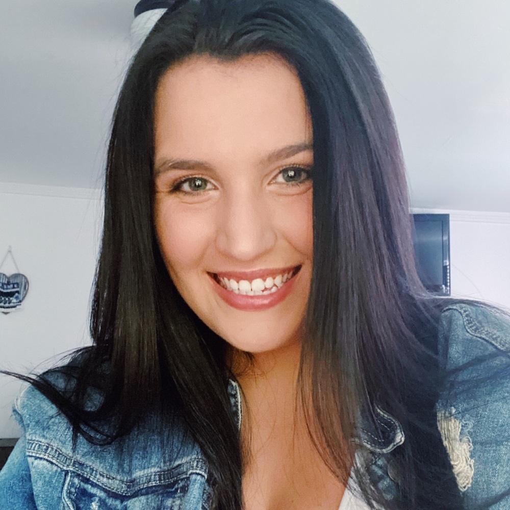 Meet your Posher, Alexis